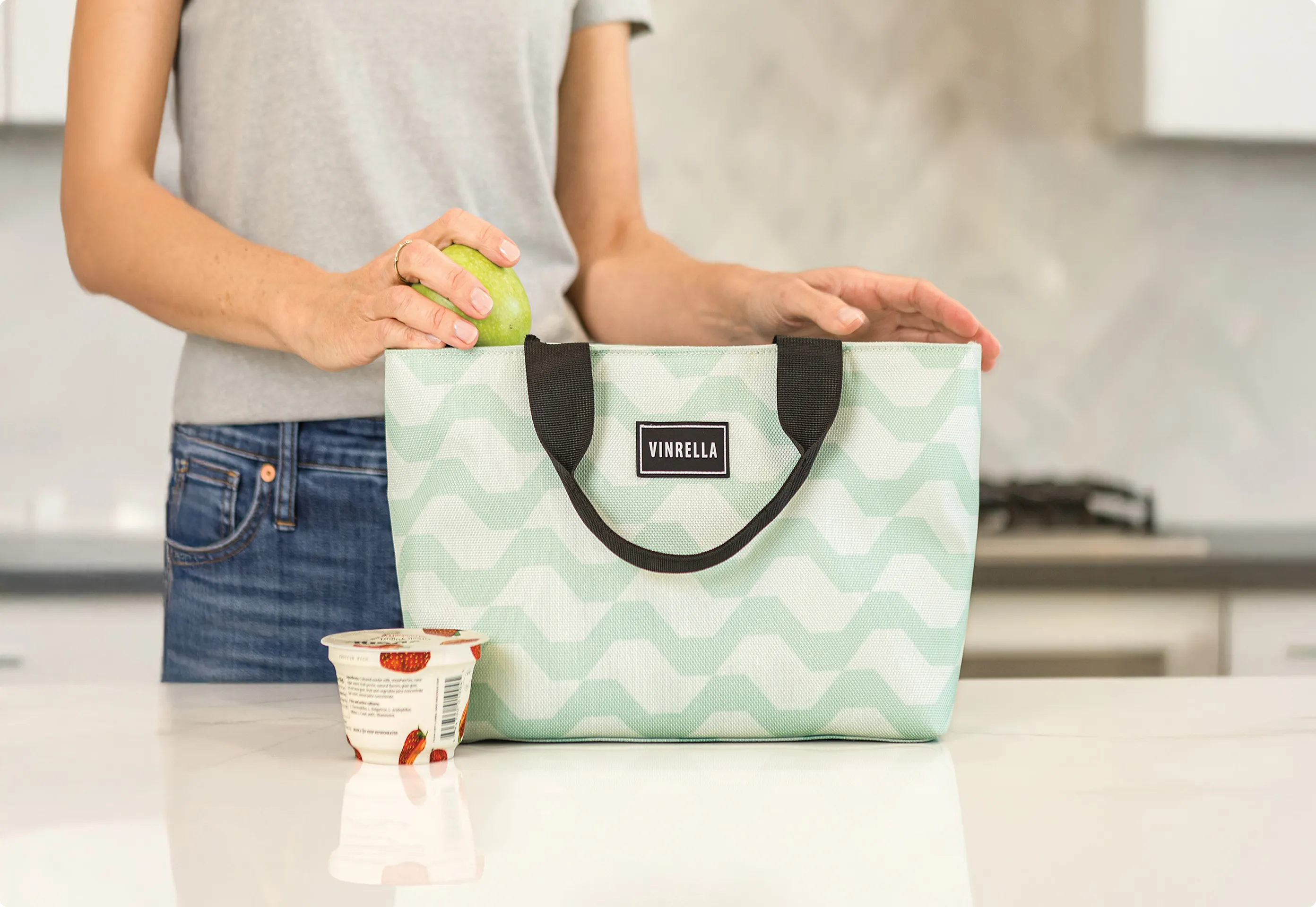 Vinrella sustainable lunch tote bag with eco-friendly design